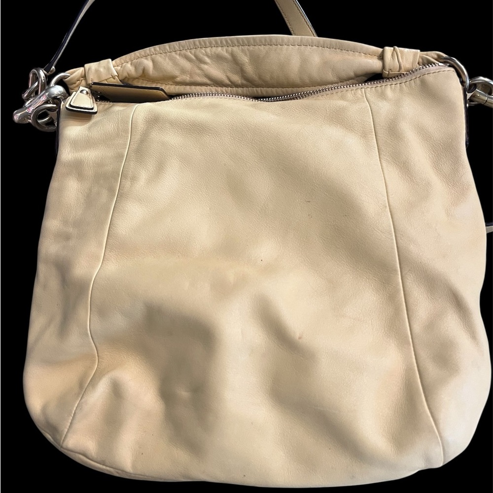 Coach Yellow Leather Shoulder Bag with Front Pocket - Picture 4 of 6